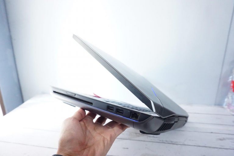 Jual Laptop Dell Alienware 17