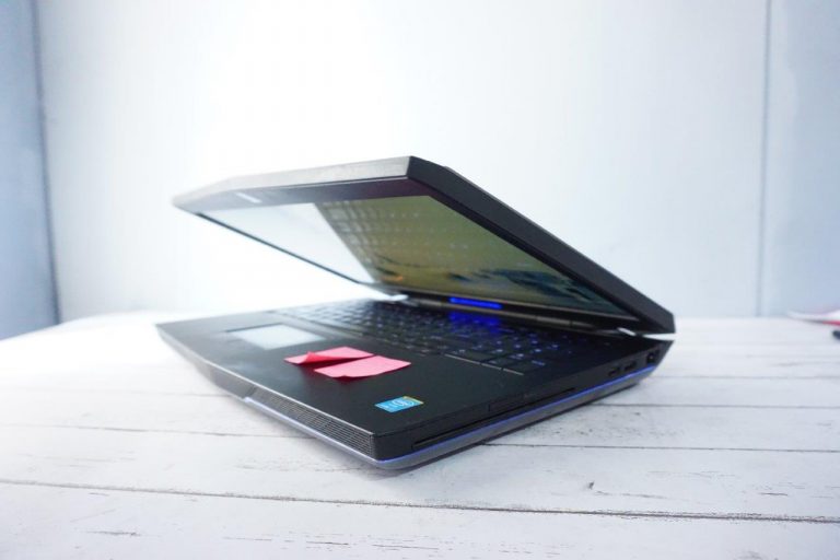 Jual Laptop Dell Alienware 17