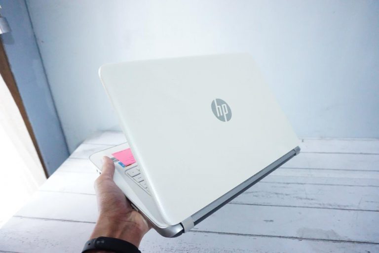Jual Laptop HP Pavilion 14-n059tx White
