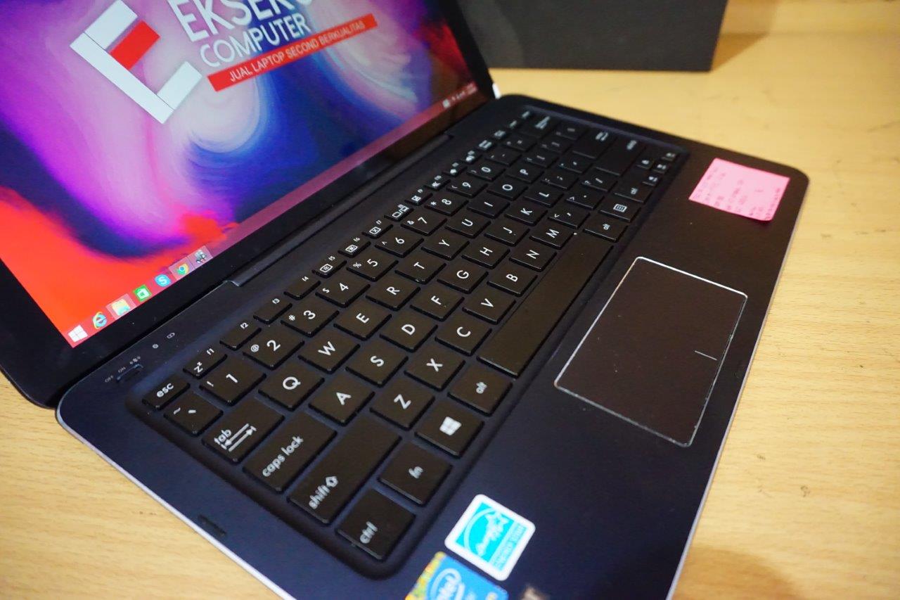 Laptop Asus T300 Transformer Book Chi - Eksekutif Computer