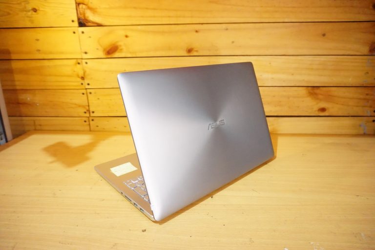 Jual Laptop Asus Zenbook Pro UX501JW Silver