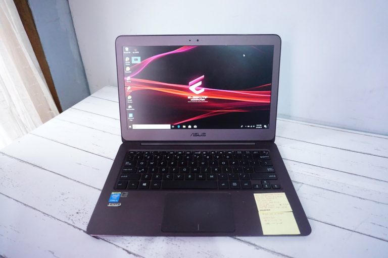 Jual Laptop Asus Zenbook UX305FA Brown