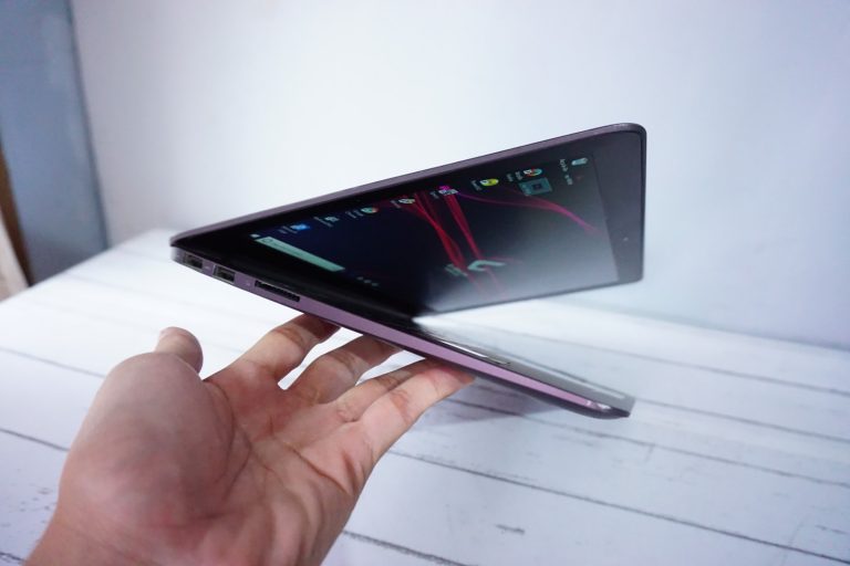 Jual Laptop Asus Zenbook UX305FA Brown