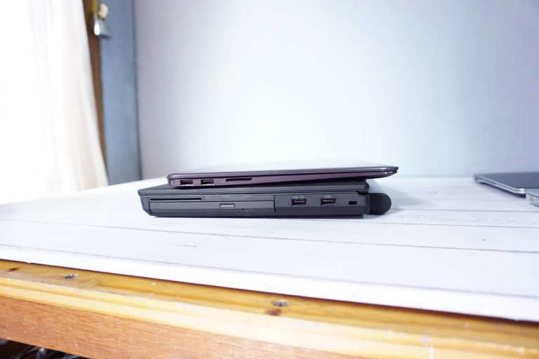 Jual Laptop Asus Zenbook UX305FA Brown