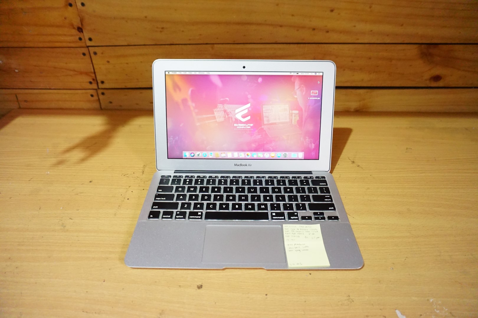 Laptop Macbook Air 11 MD711 Mid 2013 - Eksekutif Computer