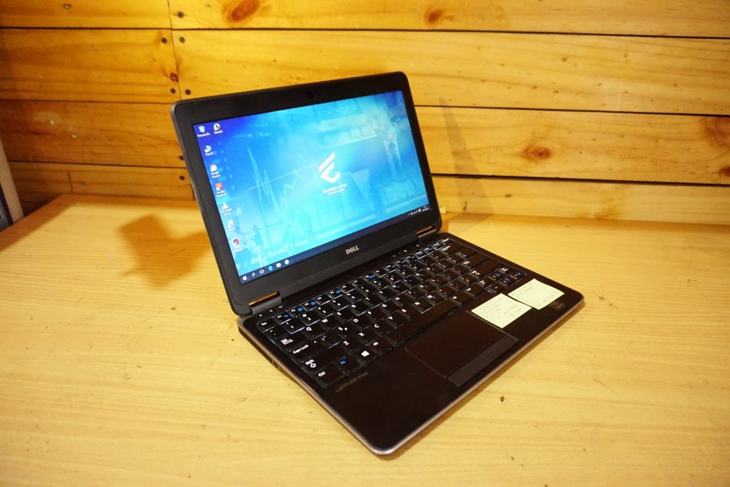 Jual Laptop Dell Latitude E7240 Core i5 Silver