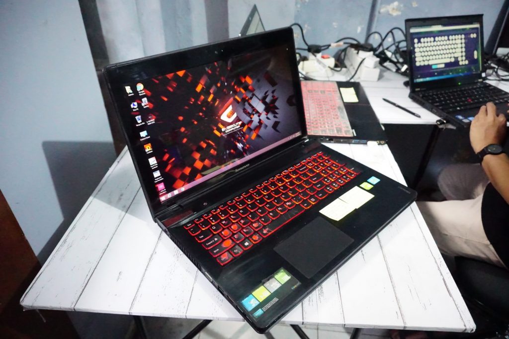 Jual Laptop Lenovo Ideapad Y500 Core i7 Black