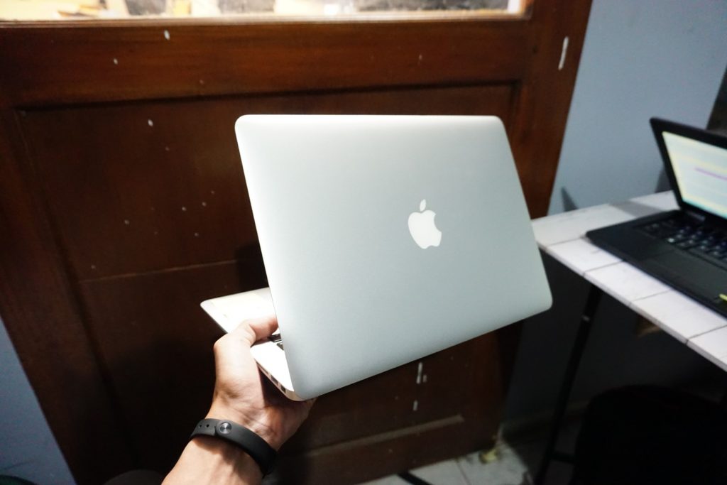 Jual Laptop Macbook Air 13 CTO Early 2015
