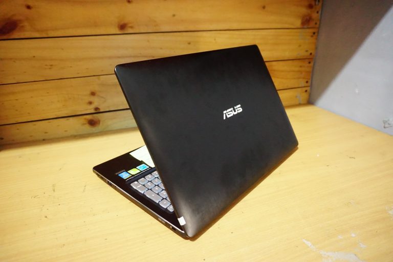 Jual Laptop Asus Q550LF Core i7 Black