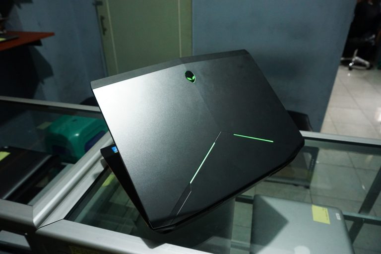 Jual Laptop Dell Alienware 14 Backlit RGB