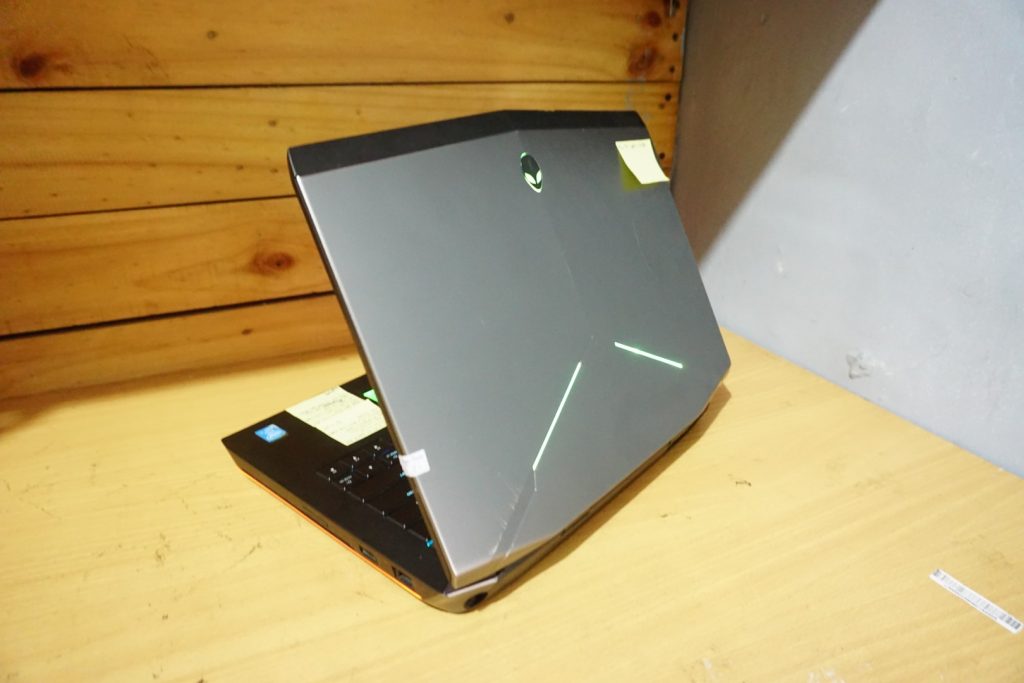 Jual Laptop Dell Alienware 14 RGB Grey