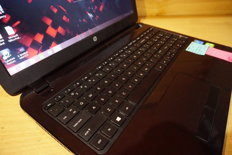 Jual Laptop HP 15-r040tx Core i5 Black