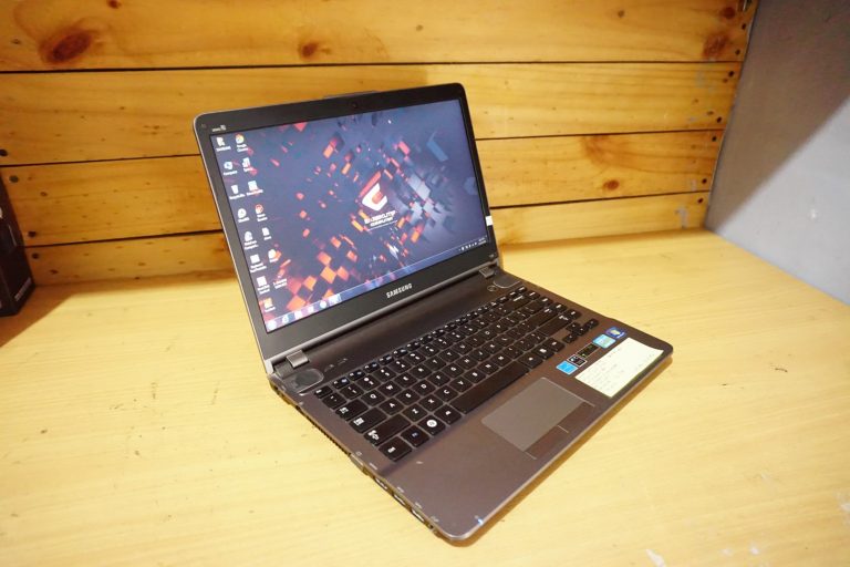 Jual Laptop Samsung Q470C-500P4C Core i5 Silver