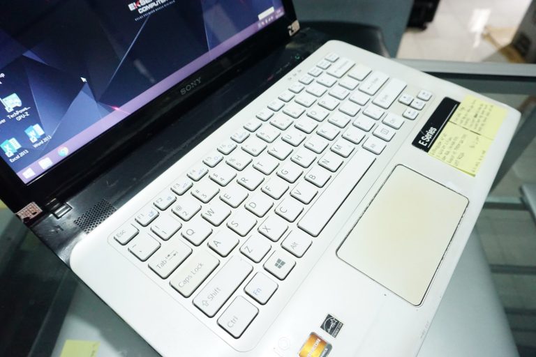 Jual Laptop Sony Vaio SVE141E11EW Core i7 White