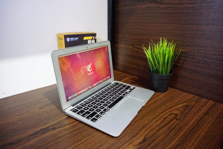 Jual Laptop Macbook Air 11 MC968 Mid 2011