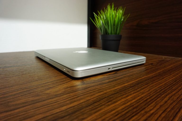 Jual Laptop Macbook Pro 13 MC700 Early 2011