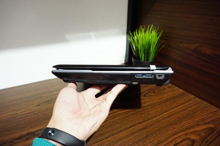 Jual Laptop Samsung RF 411 Core i7