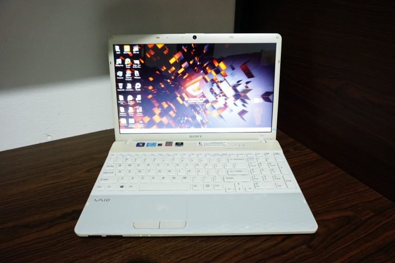 Jual Laptop Sony Vaio VPCEH38FG Core i5 White