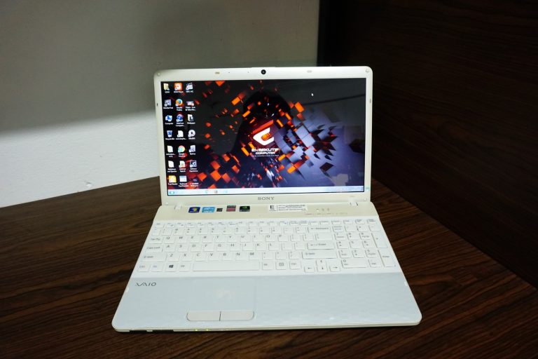 Jual Laptop Sony Vaio VPCEH38FG Core i5 White