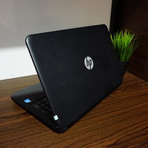 Laptop HP 15-r210dx Core i5 Black