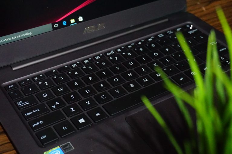 Jual Laptop Asus Zenbook UX305FA