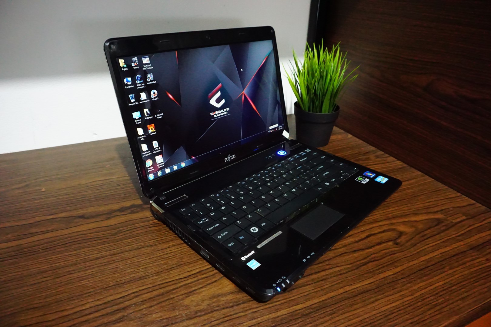 Jual Laptop Fujitsu Lifebook LH531 Core i5 Black