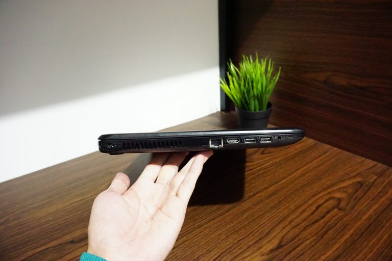 Jual Laptop HP Notebook AY173DX i5 Black