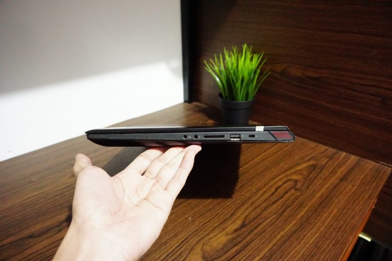 Jual Laptop Lenovo Y50-70 Core i7 Black