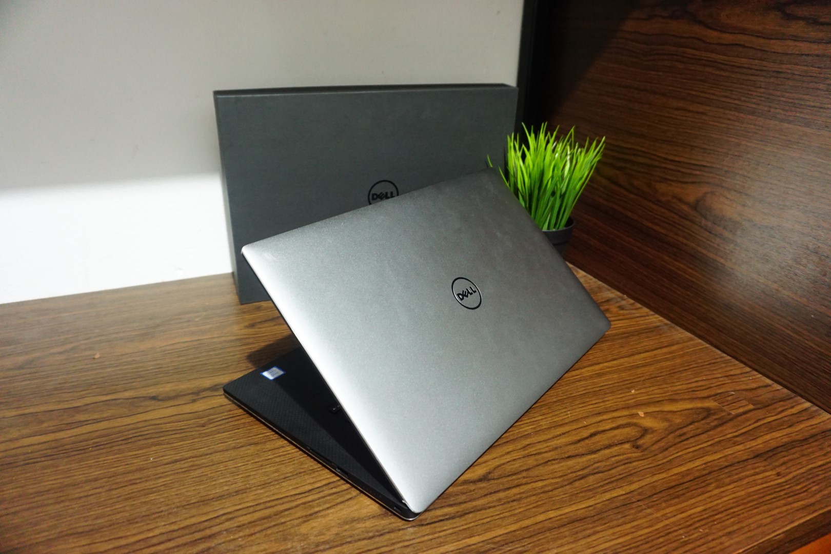 Jual Laptop Dell XPS 15 9560 Bezelless Fullset