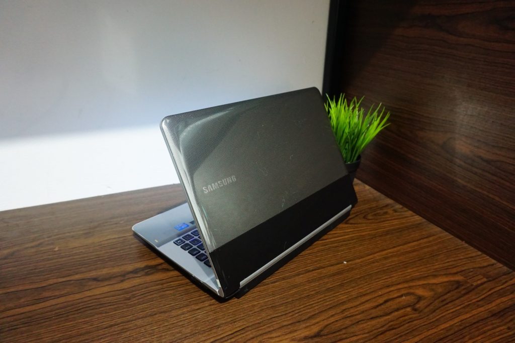 Jual Laptop Samsung NR-RC420 Core i5