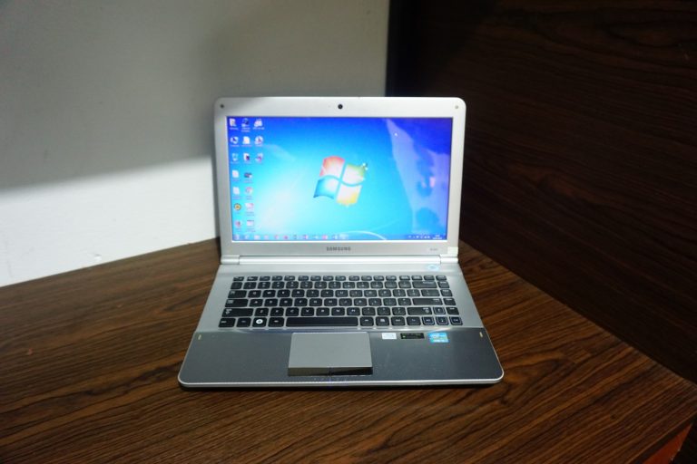 Jual Laptop Samsung NR-RC420 Core i5
