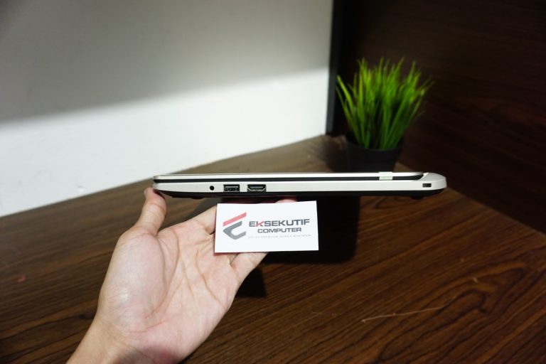 Jual Laptop Toshiba Satellite C40-B TOUHSCREENe