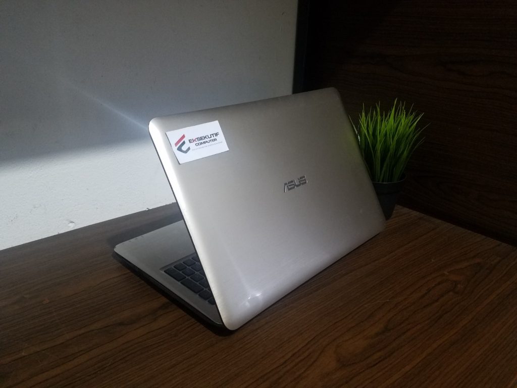 Jual Laptop ASUS A556UB i7 Gen 6
