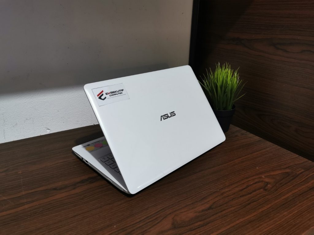 Jual Laptop ASUS A456URK White i5 Gen 7
